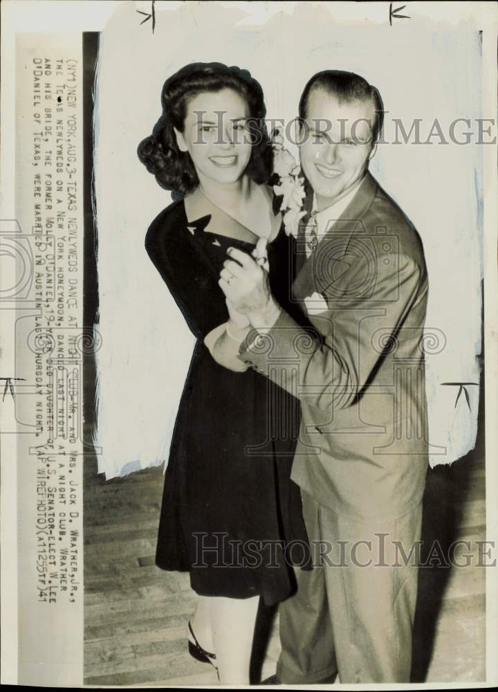 1941 Press Photo Honeymooners Mr. and Mrs. Jack Wrather dance at New York club.- Historic Images