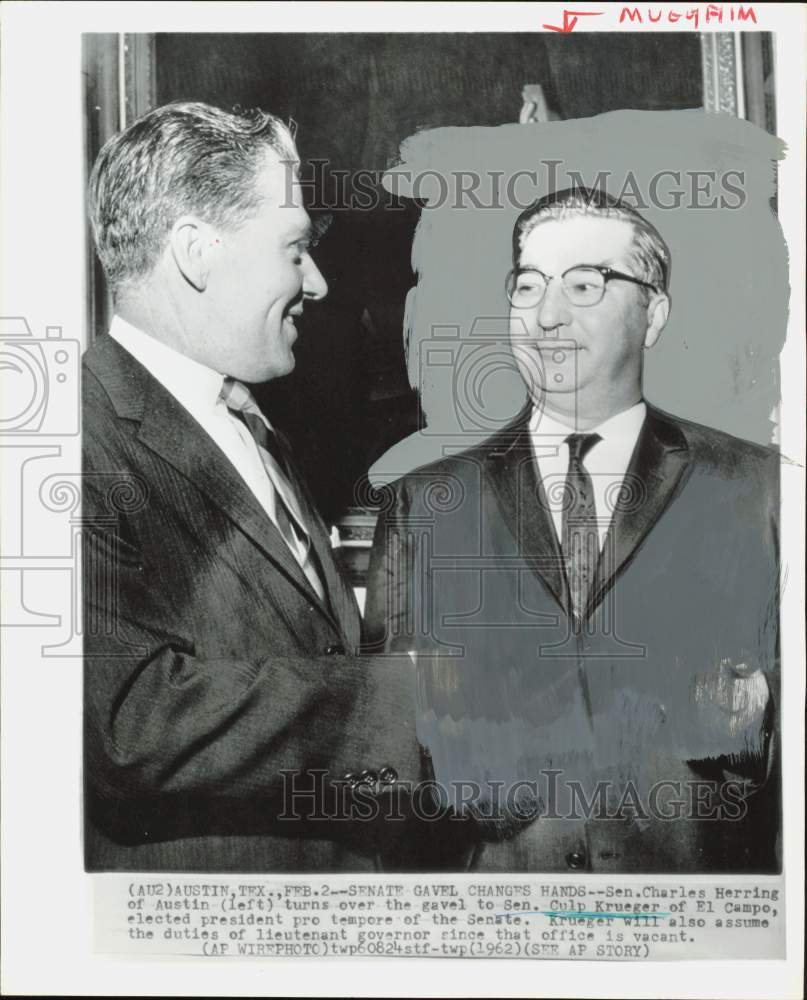 1962 Press Photo Senator Charles Herring gives gavel to Senator Culp Krueger.- Historic Images