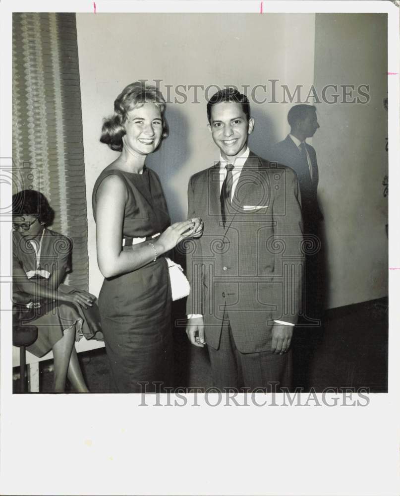 1959 Press Photo College students Elaine Schwartz, Saul Baernstein attend event.- Historic Images