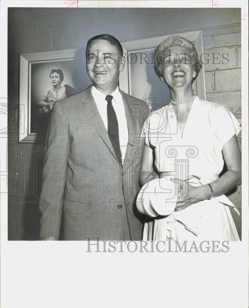 1959 Press Photo Charles Barnes of Pan American Petroleum, shown with wife.- Historic Images