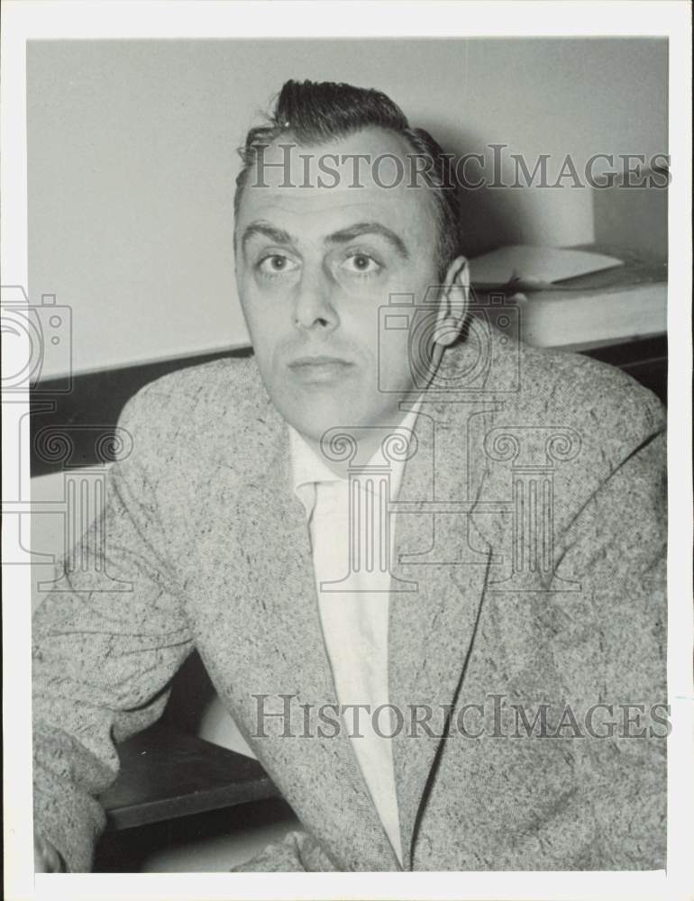 1955 Press Photo Paul Wolcott, questioned in Chicago on Duncan family murders.- Historic Images