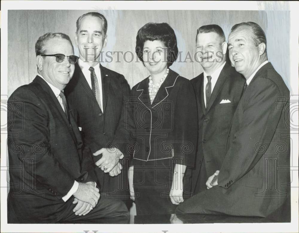 1963 Press Photo M.J. Williams with staff of M.J. Williams food broker firm.- Historic Images