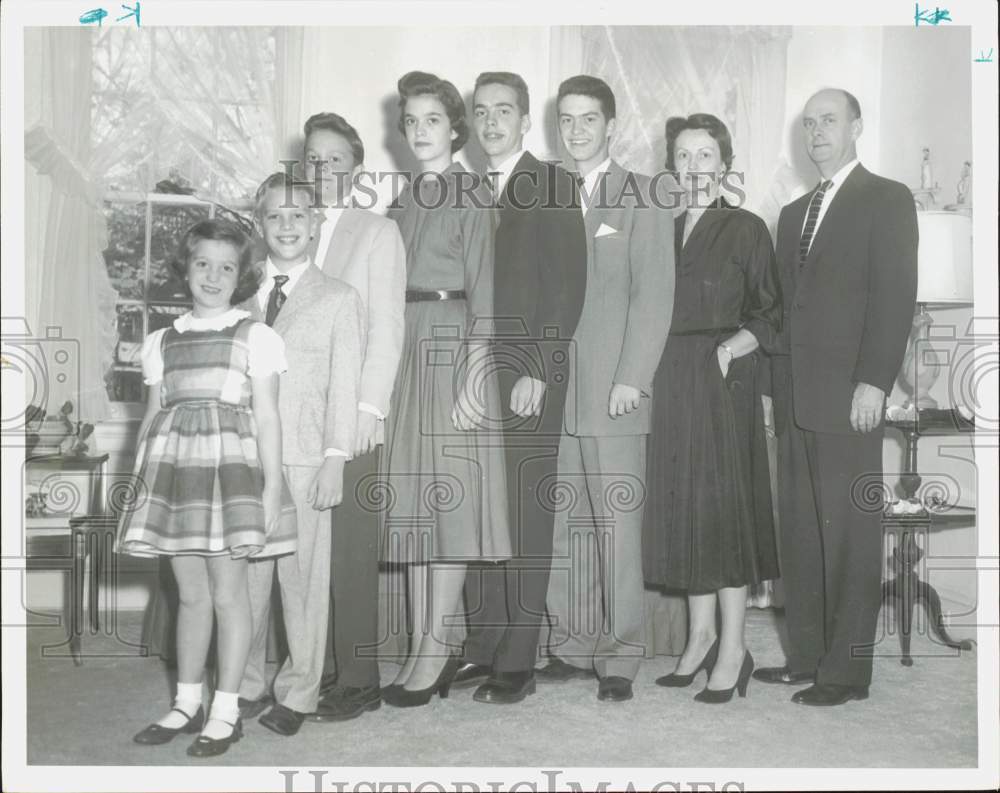 1955 Press Photo Representative Walter Rogers shown with his family - hpa85791- Historic Images