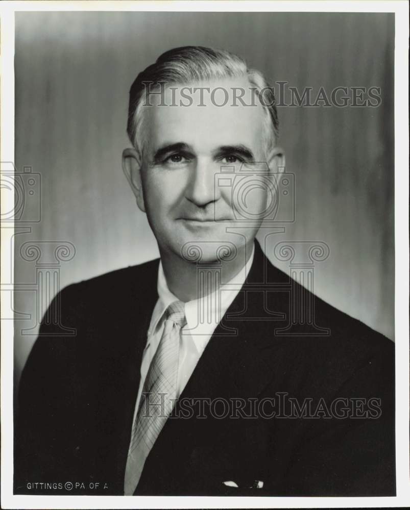 1955 Press Photo W.W. Overton, vice-chairman of National Industrial Conference.- Historic Images