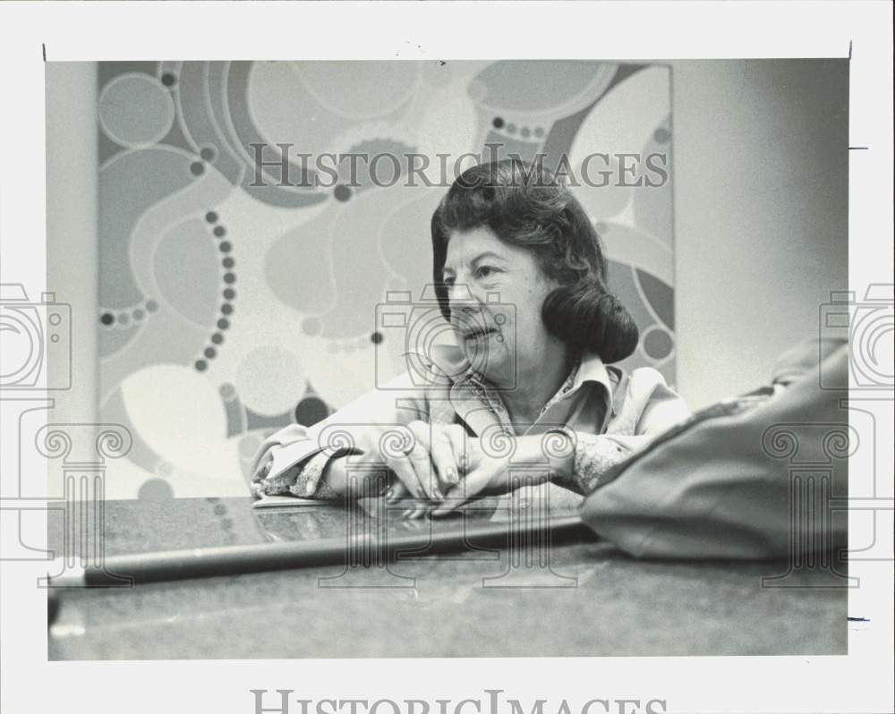 1979 Press Photo Miriam Ottenberg, author, shown during interview in Houston- Historic Images