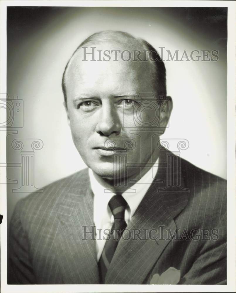 1957 Press Photo Stanley Shipnes, Sears-Roebuck official. - hpa86366- Historic Images