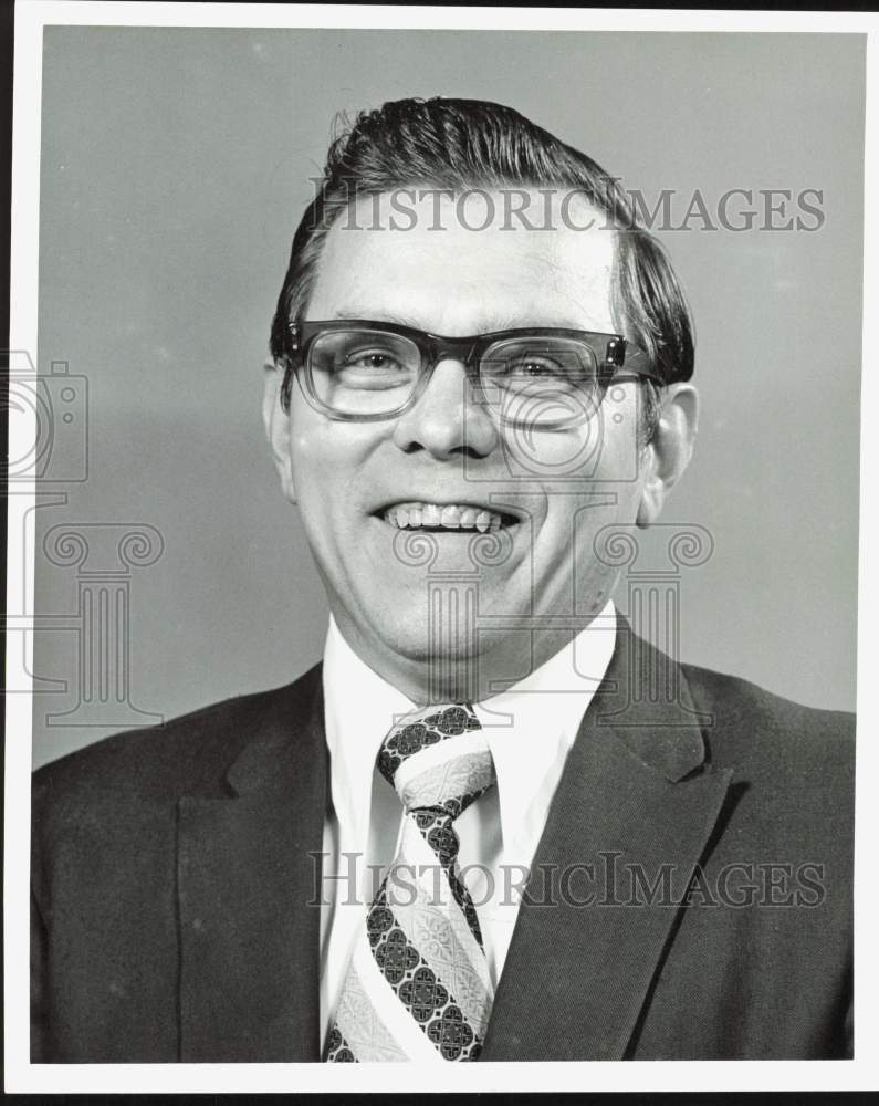 1974 Press Photo James E. Scully, Candidate for Harris County Treasurer, Texas- Historic Images