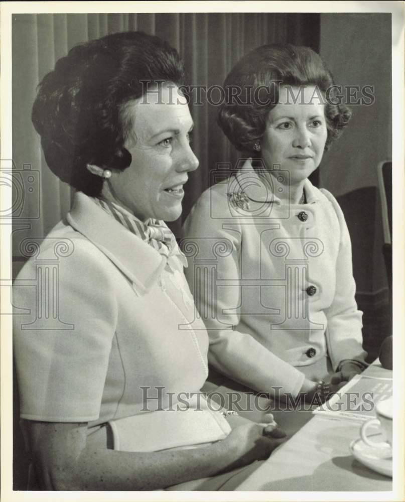 1971 Press Photo Anne Armstrong &amp; Nancy Palm, Texas Republican Party Leaders- Historic Images