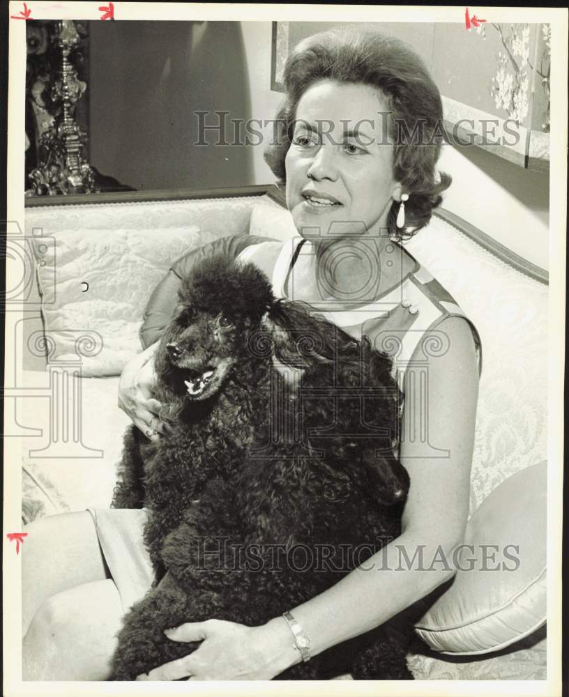 1968 Press Photo Nancy Palm, Harris County Republican Party Chair, with Dog- Historic Images