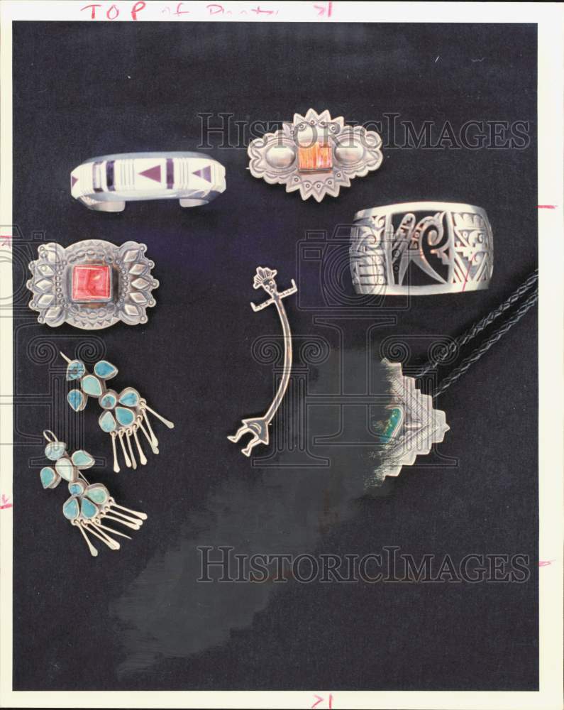 1989 Press Photo Jewelry from Cates Collection at Etui - hpa86758- Historic Images