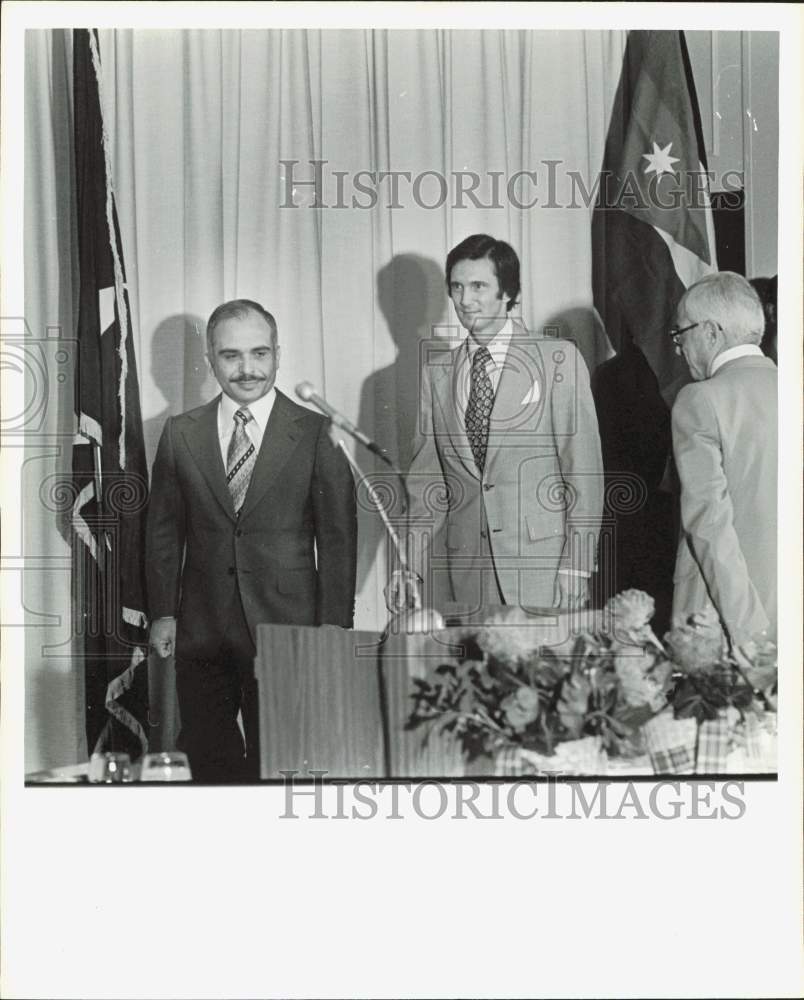 1977 Press Photo Fred Hofheinz &amp; King Hussein of Jordan at Event in Houston- Historic Images