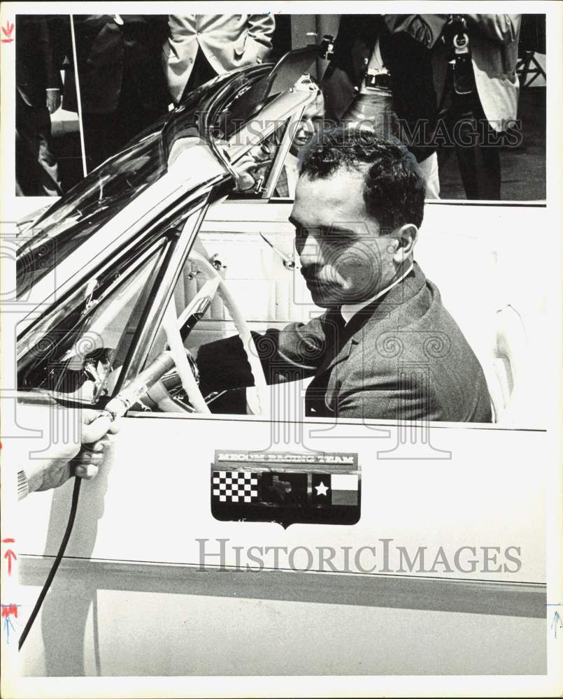 1964 Press Photo King Hussein of Jordan Tries out Gifted Mustang in Houston- Historic Images