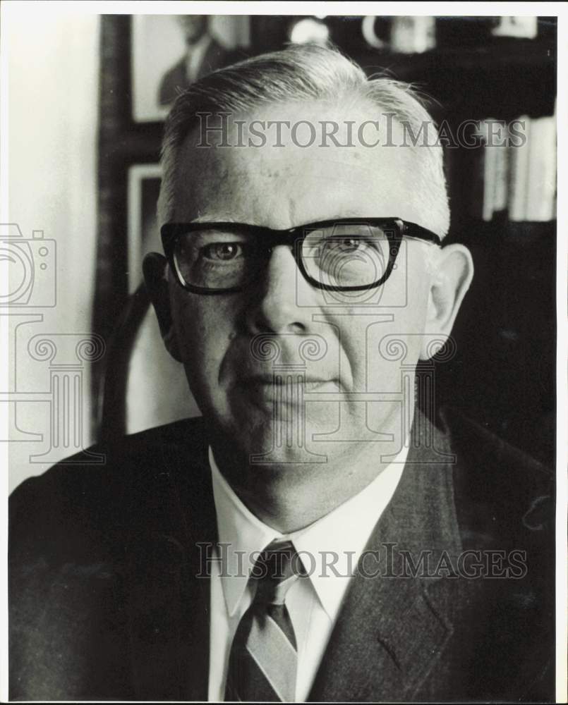 1967 Press Photo J. Paul. Sticht, President of Federated Department Stores, Inc.- Historic Images