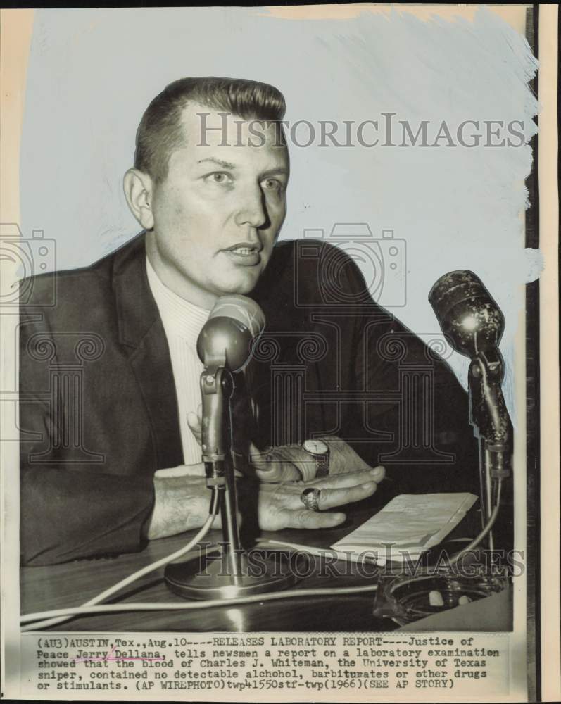 1966 Press Photo Justice of Peace Jerry Dellana Releases Report in Austin, Texas- Historic Images