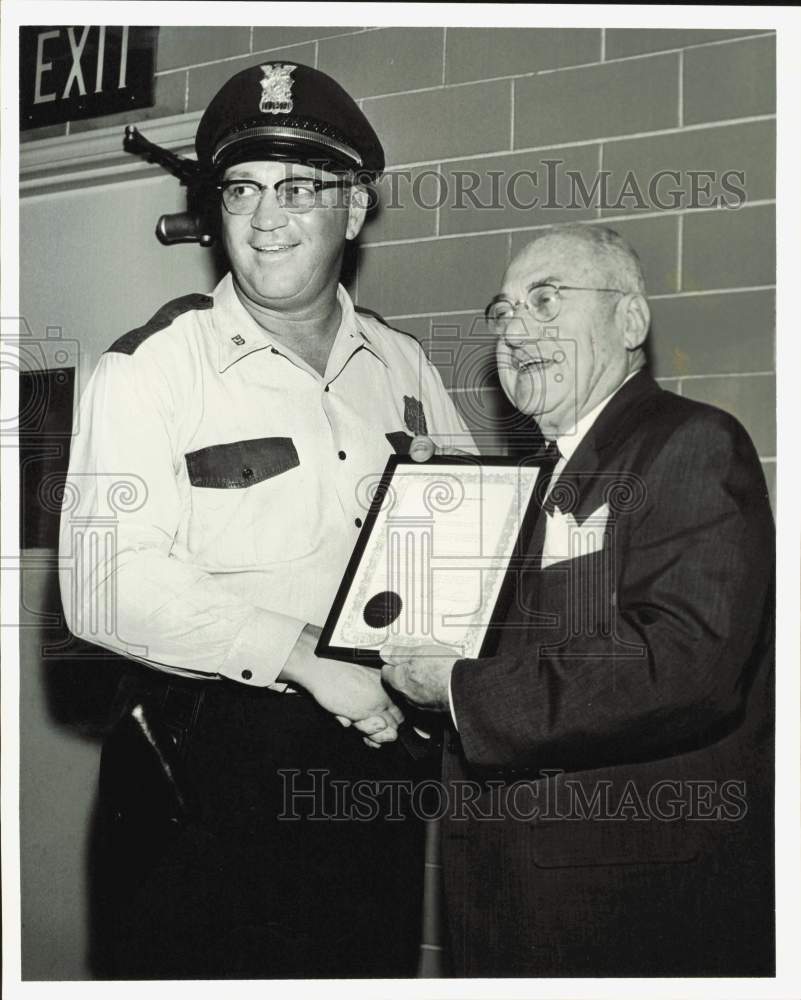 1962 Press Photo Houston Policeman Jack Page Awarded by Harry L. Burkett, Texas- Historic Images