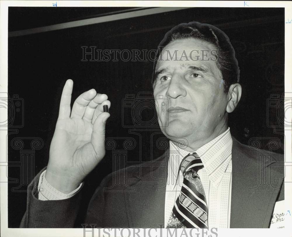 1972 Press Photo George W. Oprea, H.L. &amp; P. Vice President of Operations- Historic Images