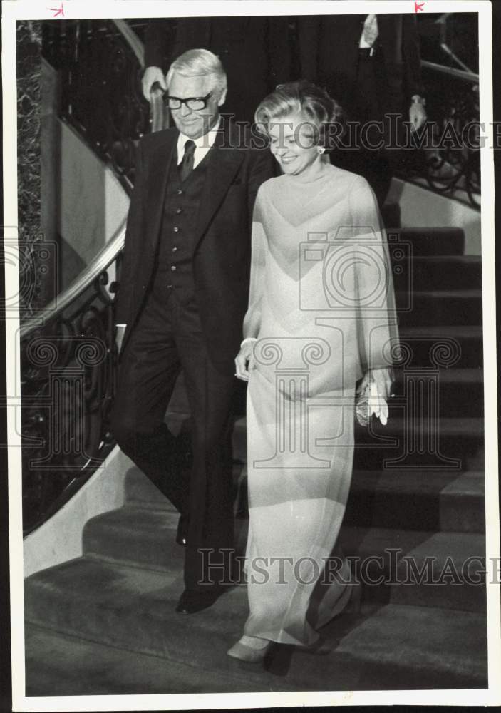 1976 Press Photo Grant Escorts Mrs. Betty Ford at a Private Gathering- Historic Images