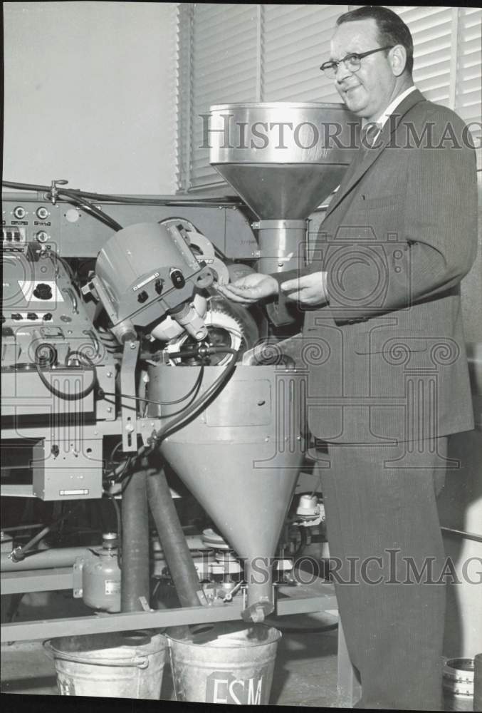 1959 Press Photo C.L. Palmquist (Kelly Palmquist), Mandrel Industries- Historic Images