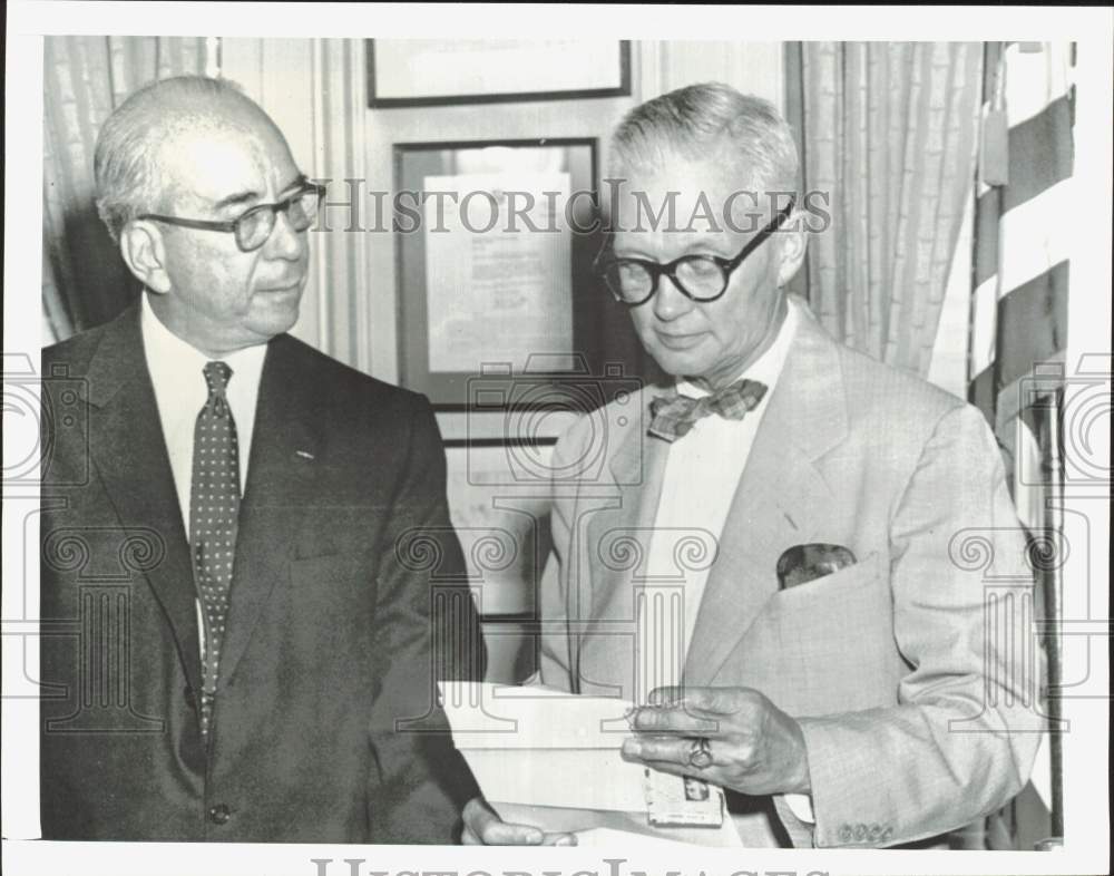 1955 Press Photo Lewis L. Strauss &amp; Sherman Adams Confer at White House- Historic Images