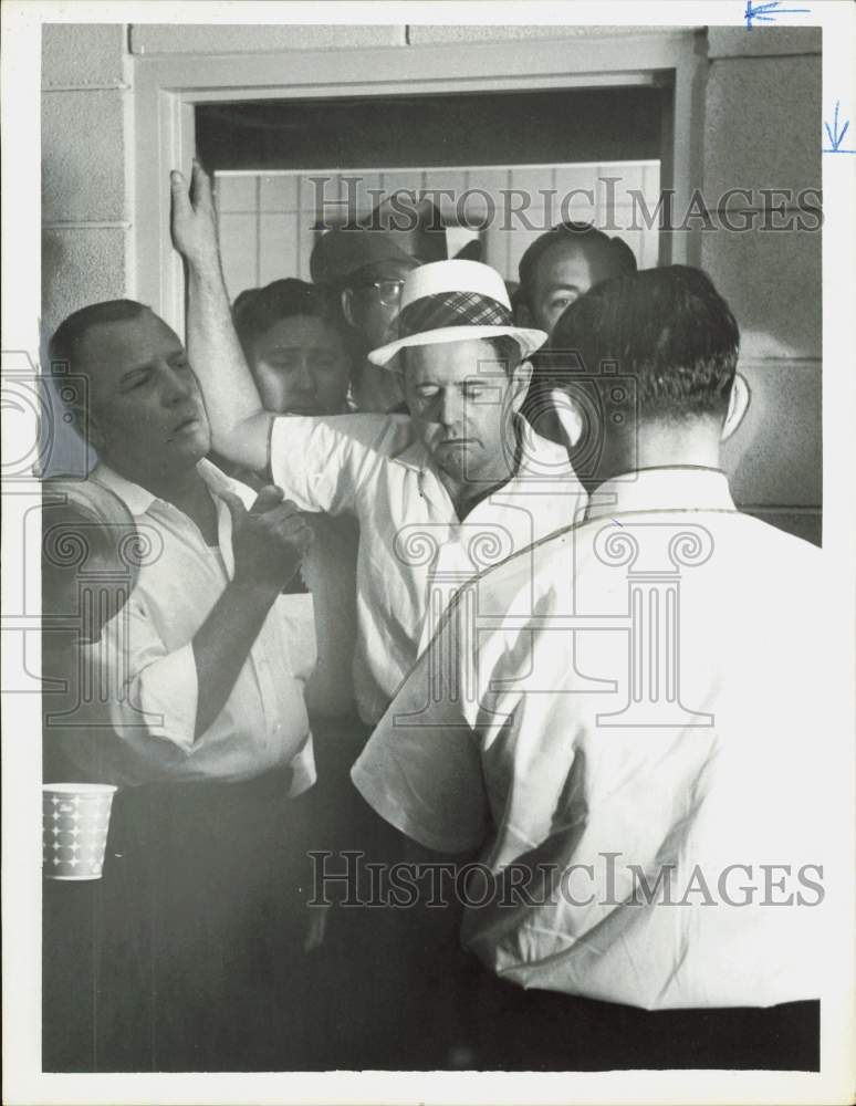 1963 Press Photo Leaders in Union-Vs-Union Dispute, Shell Oil Company- Historic Images