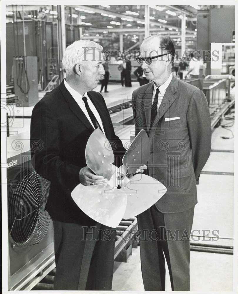 1969 Press Photo George F. Robinson Tours Carrier Plant with William J. Bailey- Historic Images