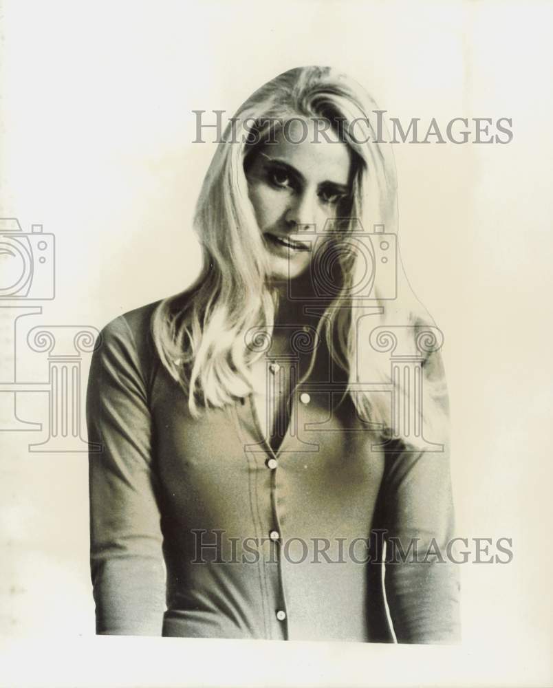 1971 Press Photo Blonde, Long-Haired Woman - hpa89057- Historic Images