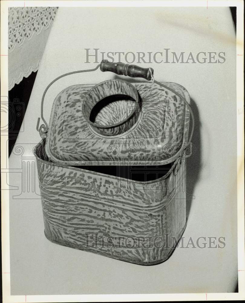 1970 Press Photo Antique Lunch Pail - hpa89083- Historic Images