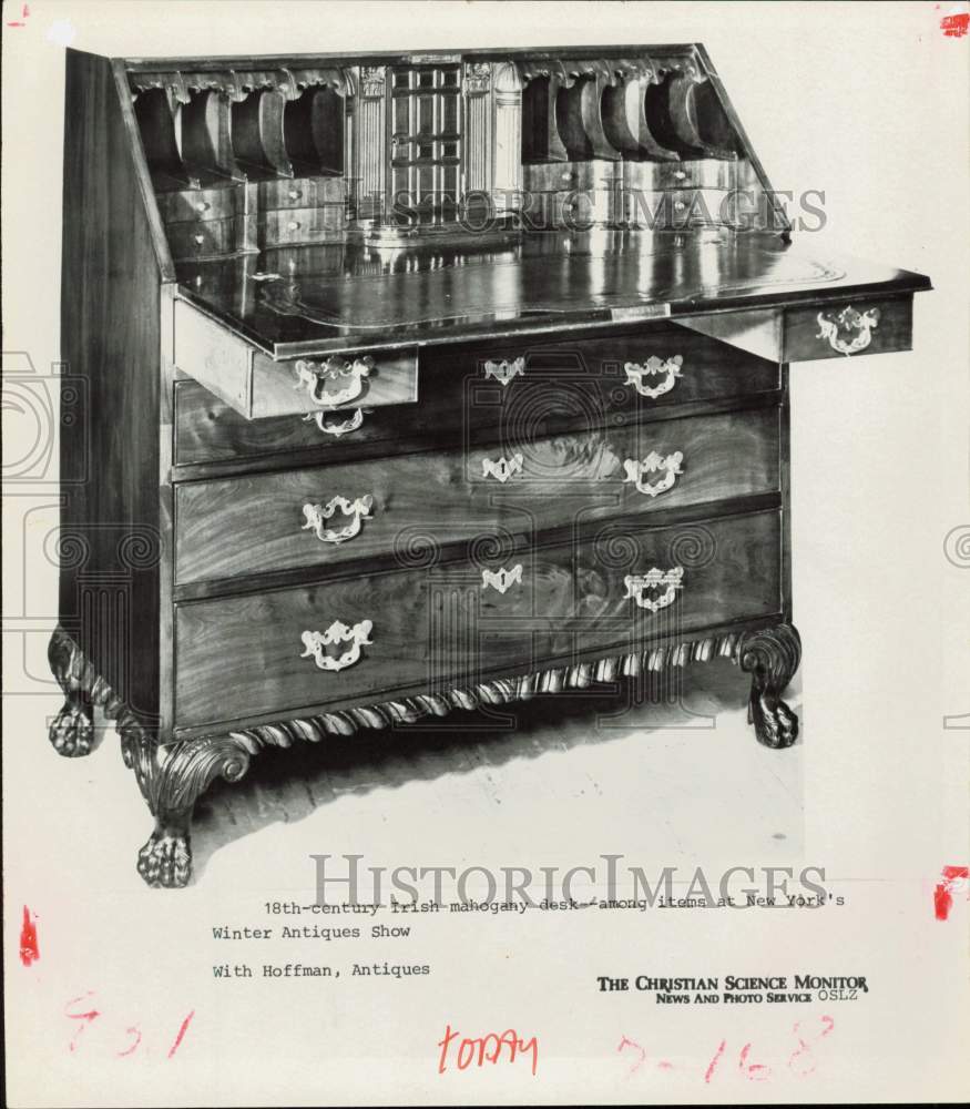 1979 Press Photo 18th-Century Irish Mahogany Desk - hpa89113- Historic Images