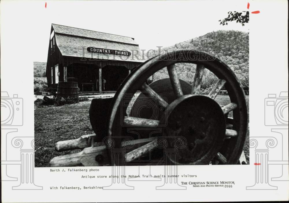 Press Photo Antique Store Along the Mohawk Trail - hpa89184- Historic Images