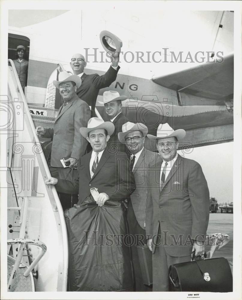 1965 Press Photo Houston Livestock Show & Rodeo Representatives Leave on Tour- Historic Images