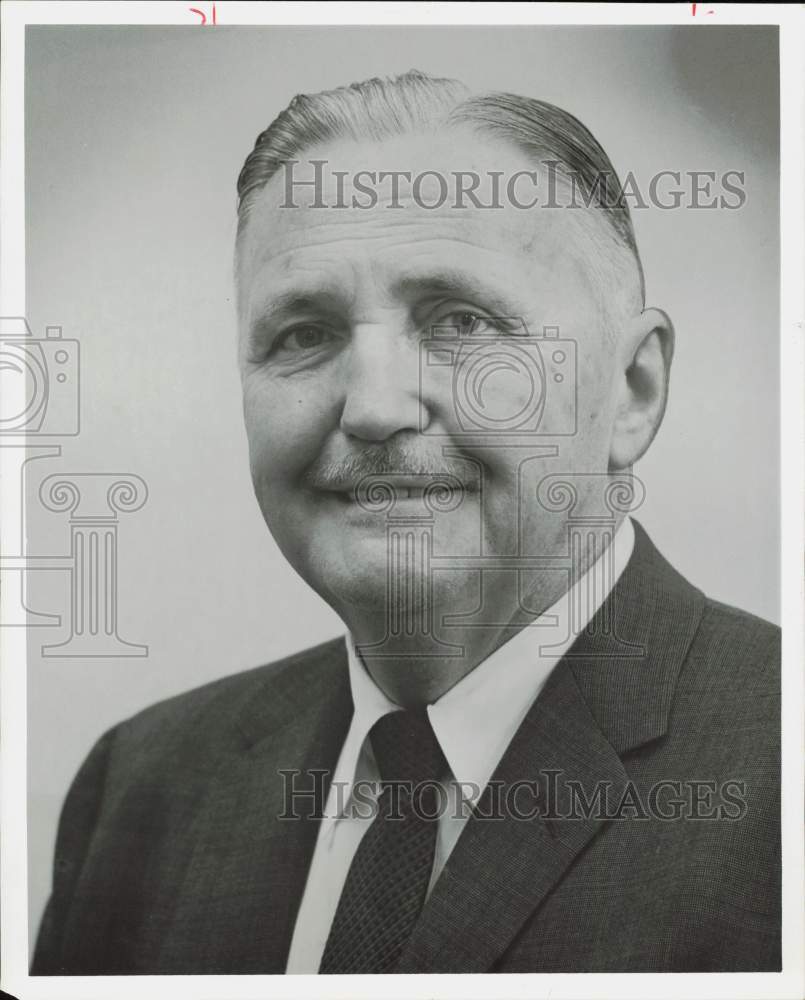 1960 Press Photo George W. Wells, Salesman, Frank Gillman Pontiac Company- Historic Images