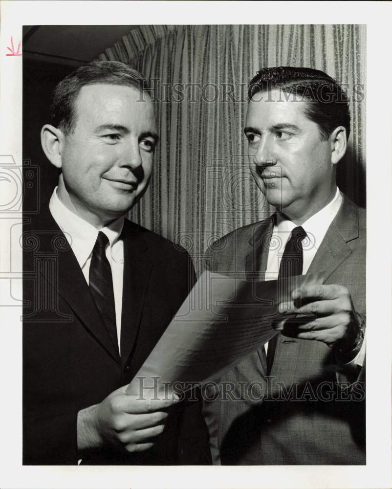 1965 Press Photo Bob D. Ward &amp; Gerald H. Smith of Continental Bank &amp; Trust- Historic Images