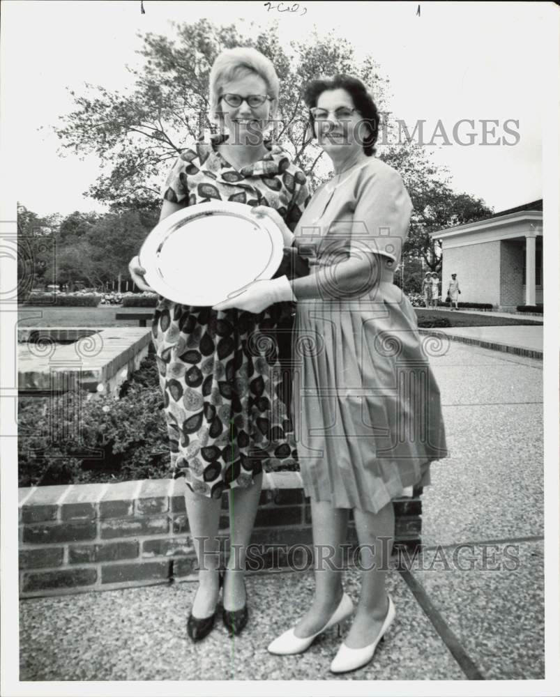 1965 Press Photo Houston Gardener of the Year &amp; Chairman - hpa89326- Historic Images