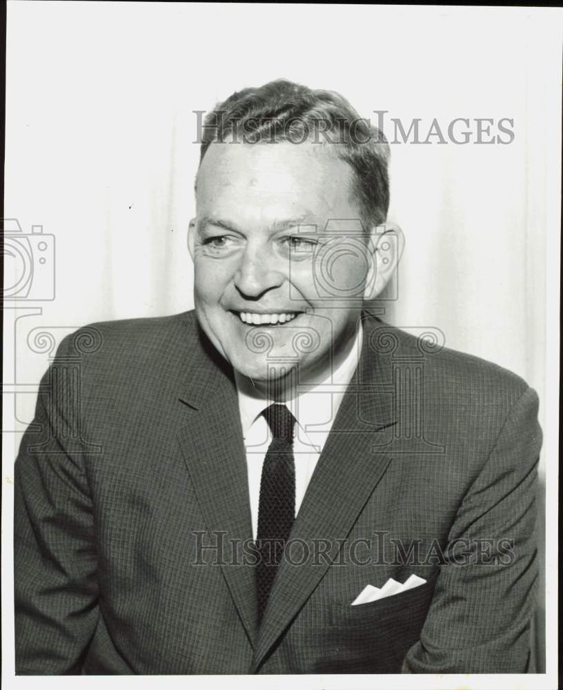 1960 Press Photo William C. Martin, Resident Manager of The Montagu Hotel- Historic Images