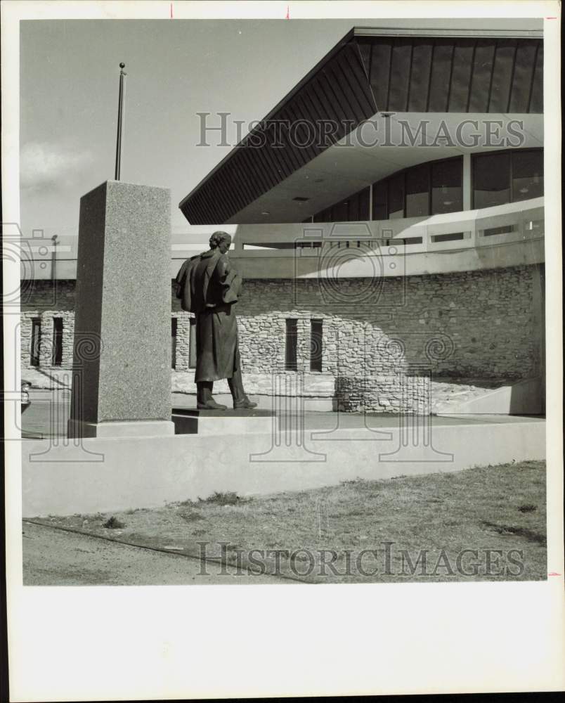 1970 Press Photo Childers Statue, Texas Monuments &amp; Memorials - hpa89386- Historic Images