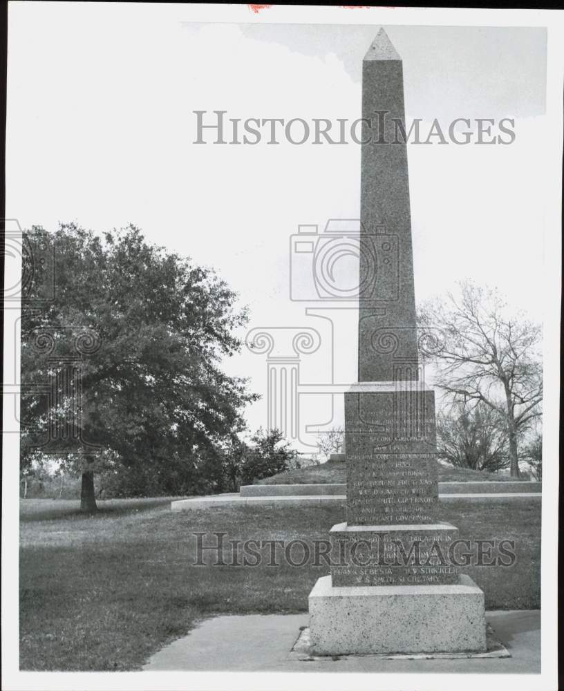 Press Photo Monument at Stephen F. Austin State Park, Texas Memorials- Historic Images