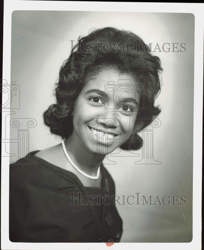 1962 Press Photo Debutante Carolyn Brown, Daughter of Mrs. Dorothy Brown- Historic Images