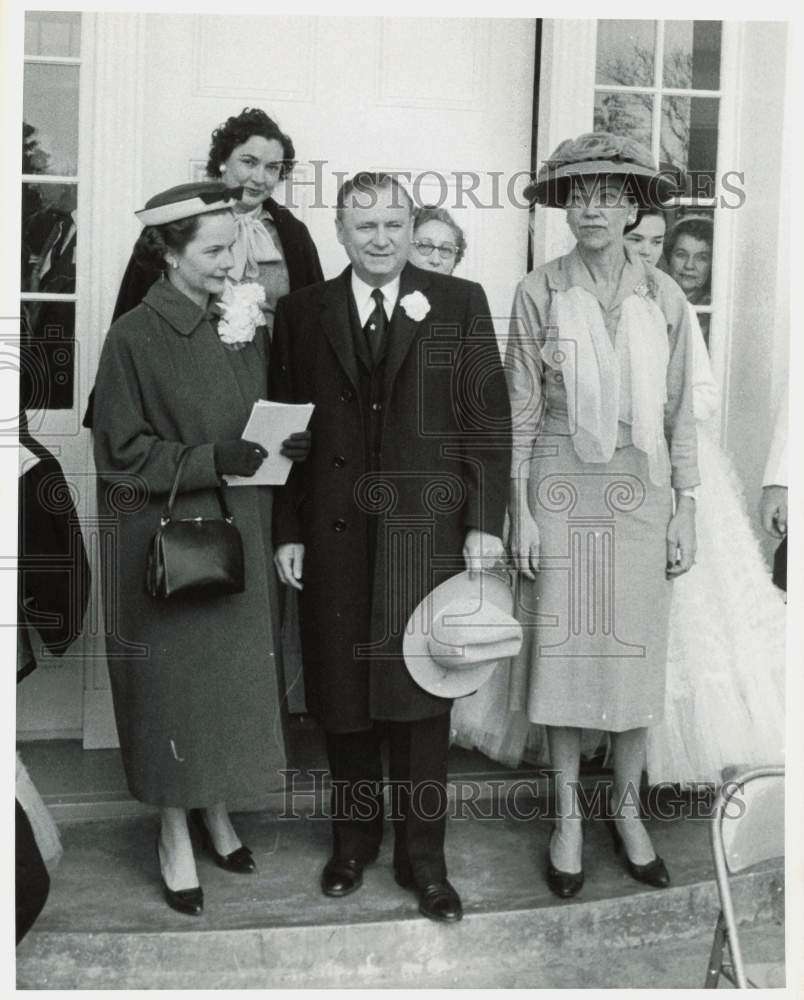 1961 Press Photo Former Texas Governor Price Daniel at Varner-Hogg Plantation- Historic Images