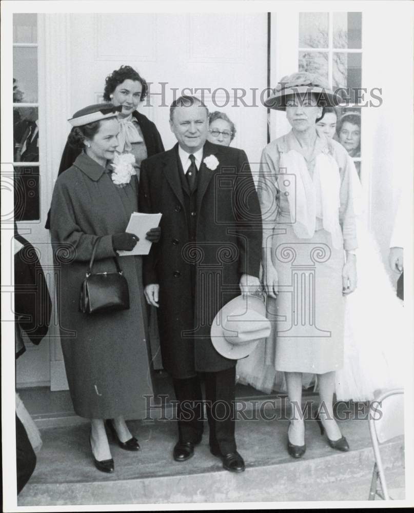 1961 Press Photo Former Texas Governor Price Daniel at Varner-Hogg Plantation- Historic Images