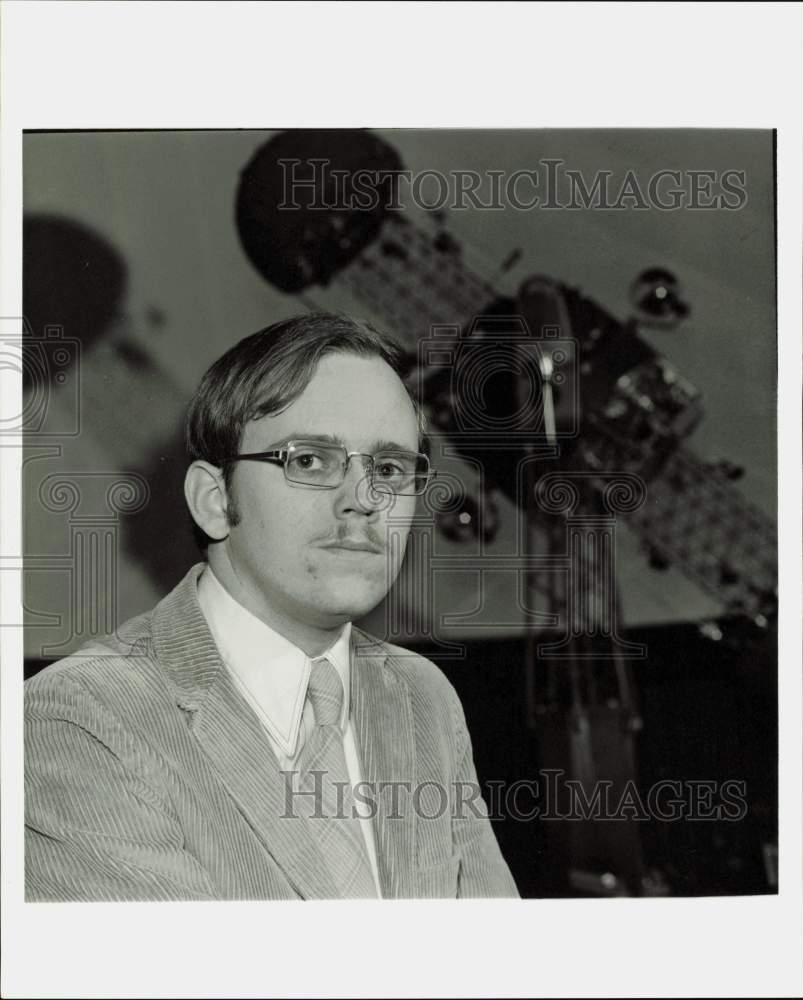 1970 Press Photo Michael McEwen, Curator Burke Baker Planetarium - hpa89439- Historic Images