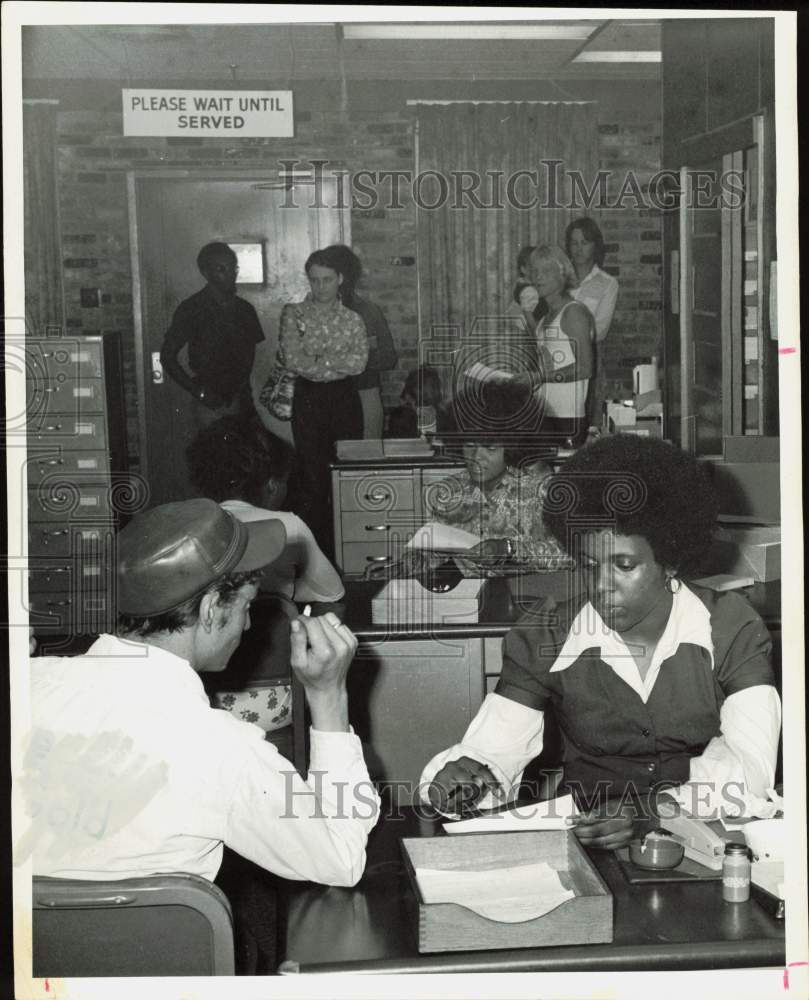 1975 Press Photo Little Rock Unemployment Office - hpa89549- Historic Images