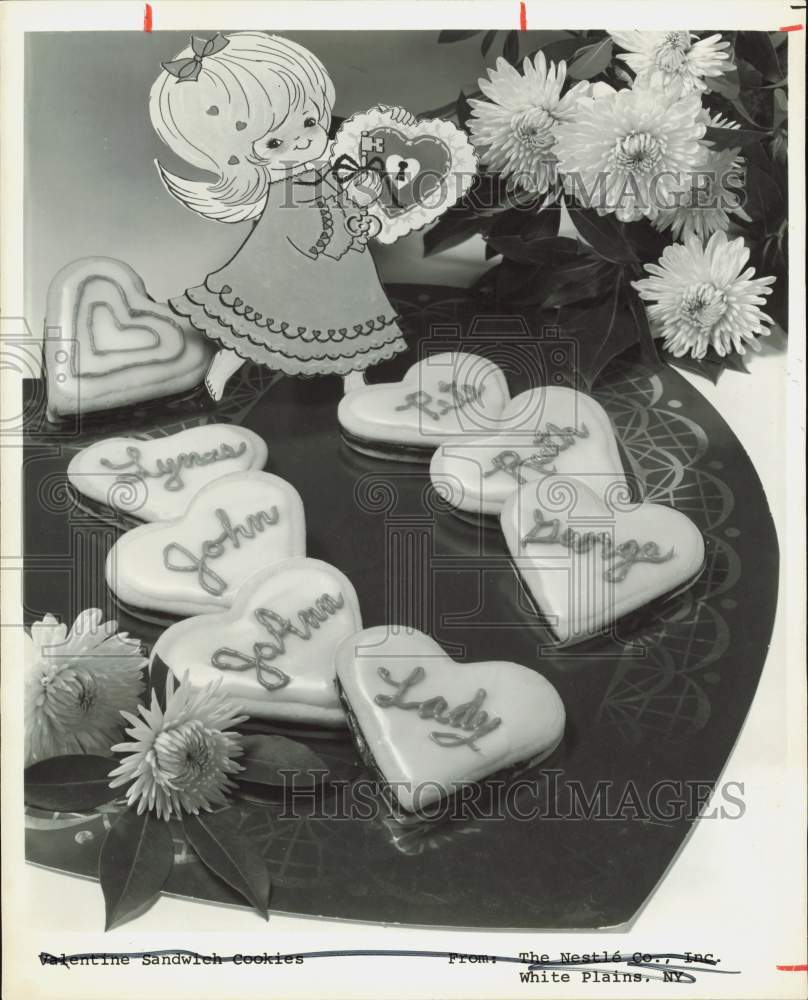 1977 Press Photo Valentine Sandwich Cookies - hpa89577- Historic Images