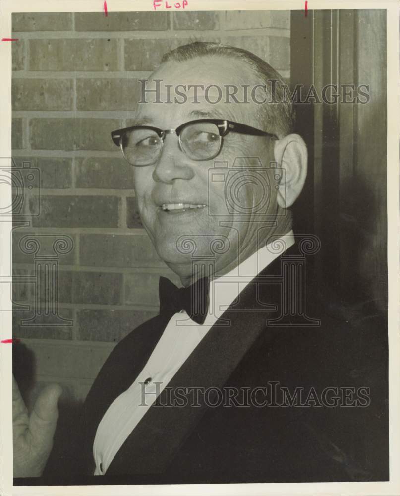 1971 Press Photo Gene Alexander, First Pasadena State Bank Executive - hpa89627- Historic Images