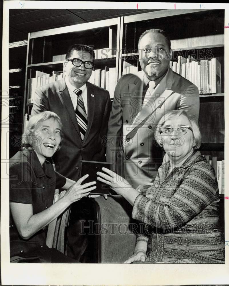 1972 Press Photo Citizens for Good Schools Honors Contributors - hpa89717- Historic Images