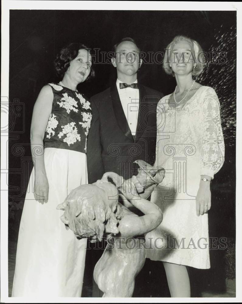 1965 Press Photo Gay Brannon, Daughter of Dr. Jack Brannon, Thomas Hatfield- Historic Images