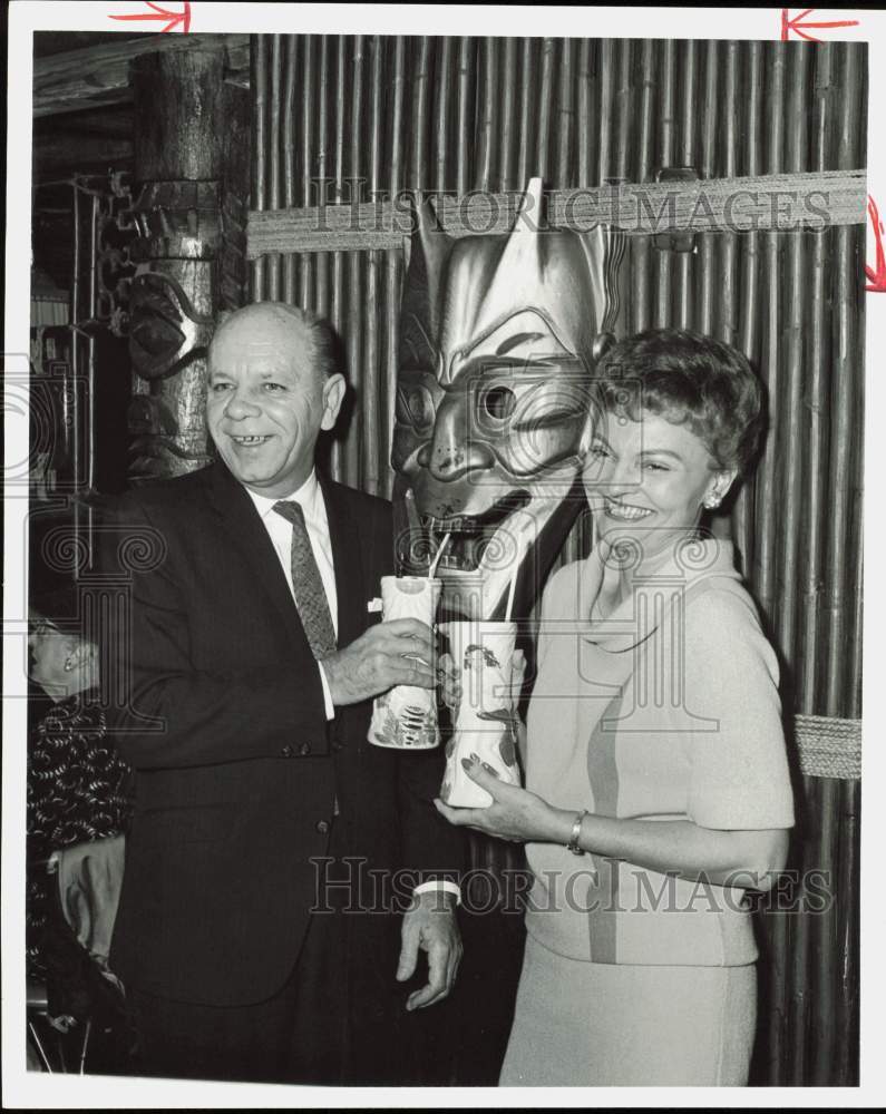 1968 Press Photo Mr. &amp; Mrs. Fred Kopps, Texaco Executive, at Party - hpa89738- Historic Images