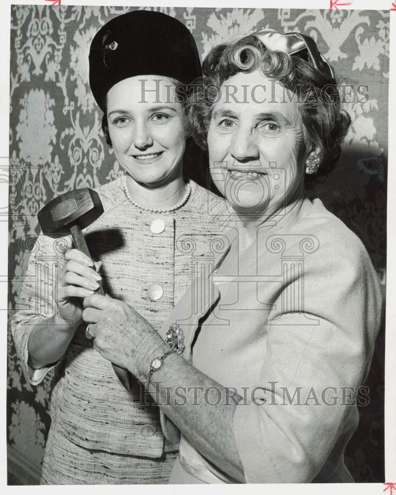 1965 Press Photo Houston Realtors&#39; Wives Club Installs New President - hpa89752- Historic Images