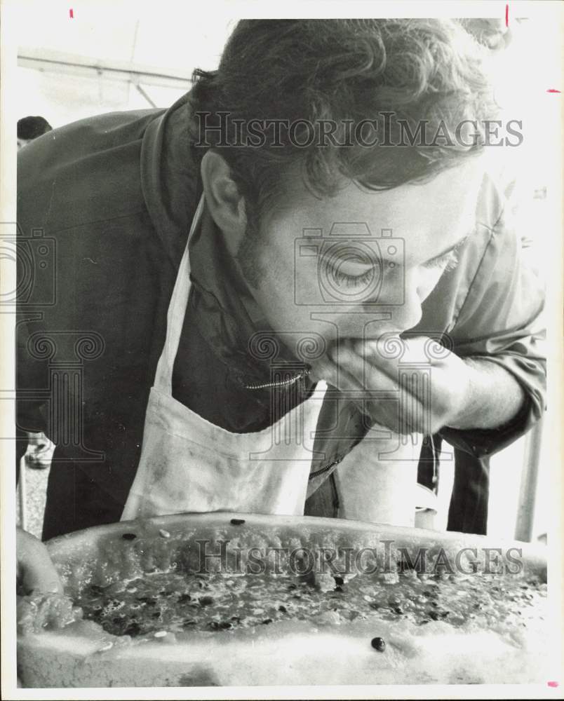 1972 Press Photo Participant in Watermelon Eating Contest - hpa89769- Historic Images