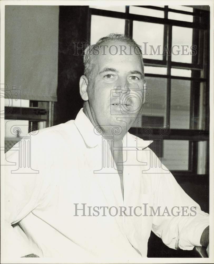 1955 Press Photo Norman W. Brown, Resident Engineer, Barker &amp; Addicks Reservoirs- Historic Images