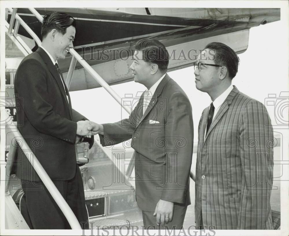 1962 Press Photo Zu Kong Lieu, Refugee from Communist China, Welcomed To Houston- Historic Images